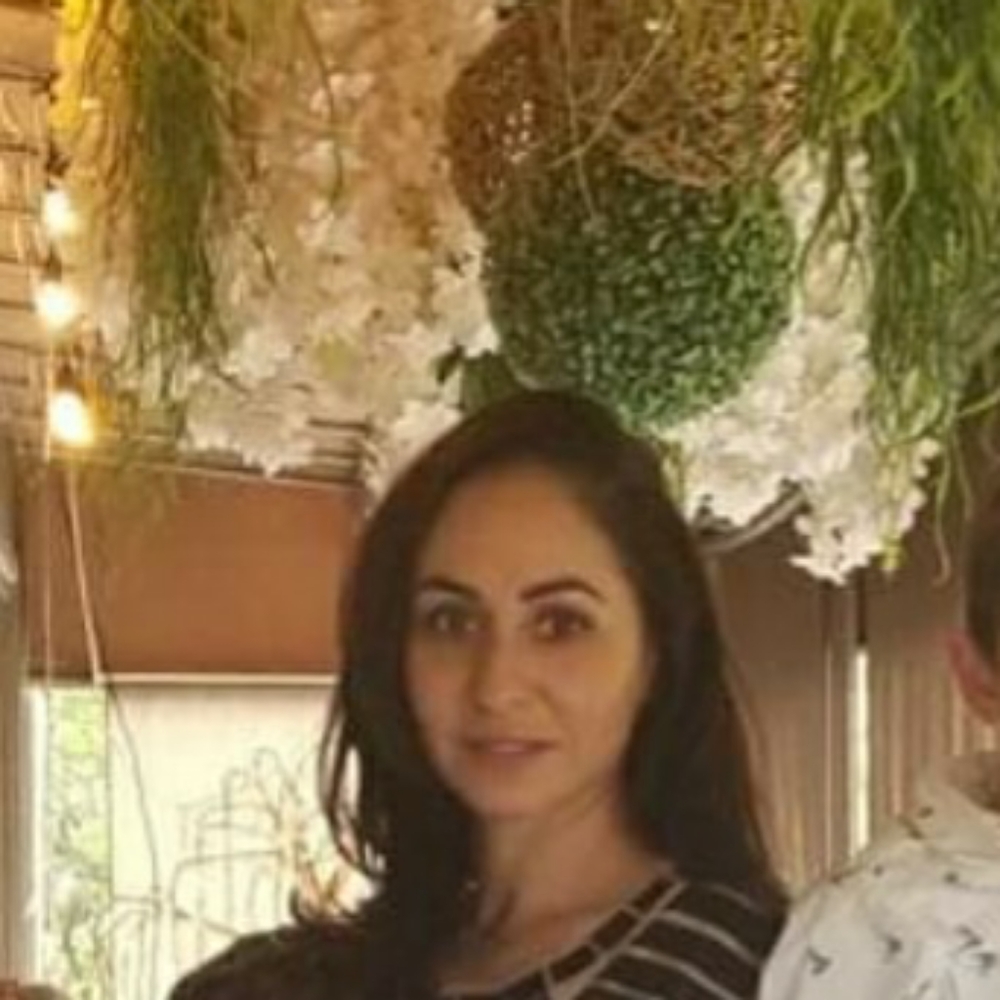 Meet your Posher, Ella